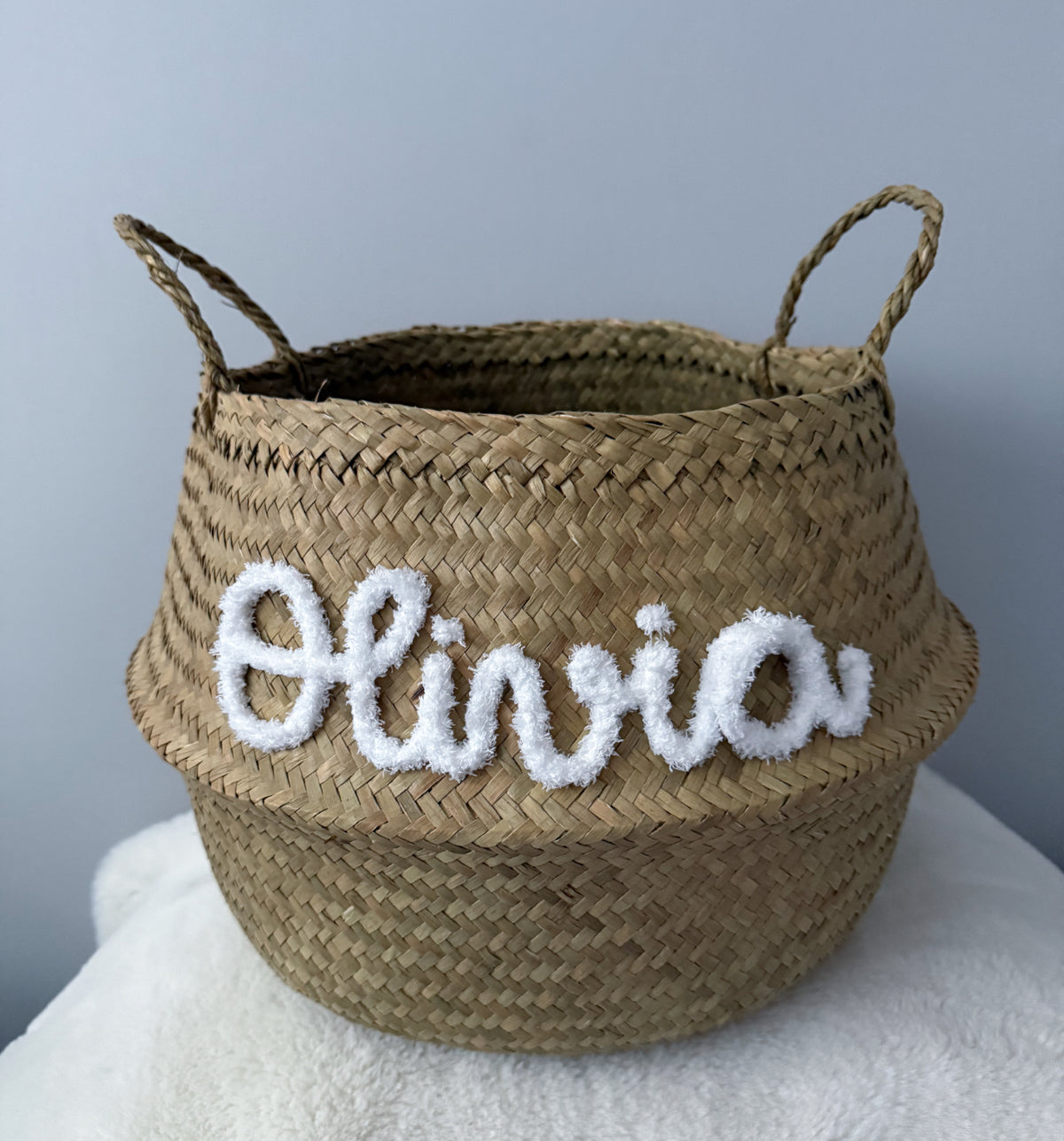 Panier en osier naturel prénom blanc doudou
