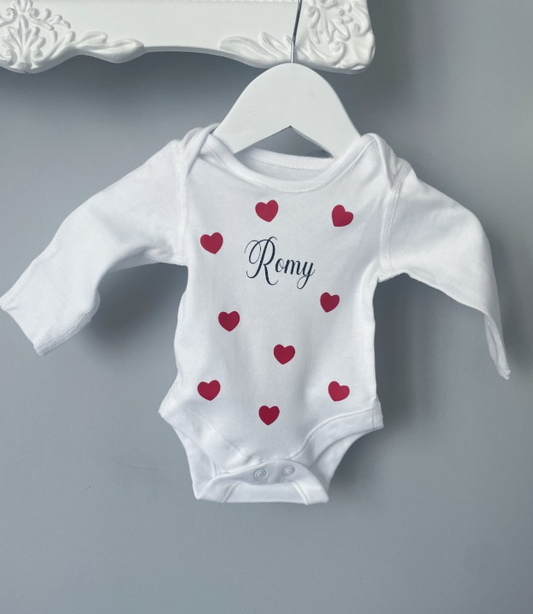 Body bébé manche longue et coeurs personnalisé