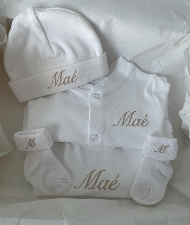 Coffret naissance personnalisé première tenue blanche en coton