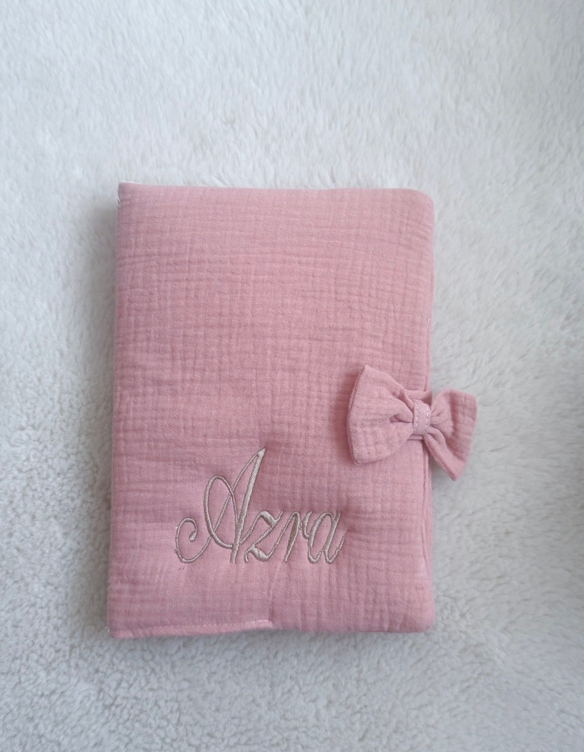 Protège carnet de santé gaze de coton et ruban rose brodé