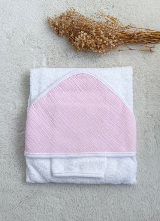 Cape de bain bébé en gaze de coton rose prénom brodé