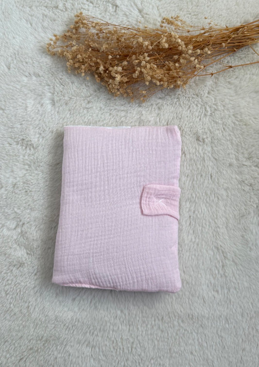 Protège carnet de santé gaze de coton rose brodé