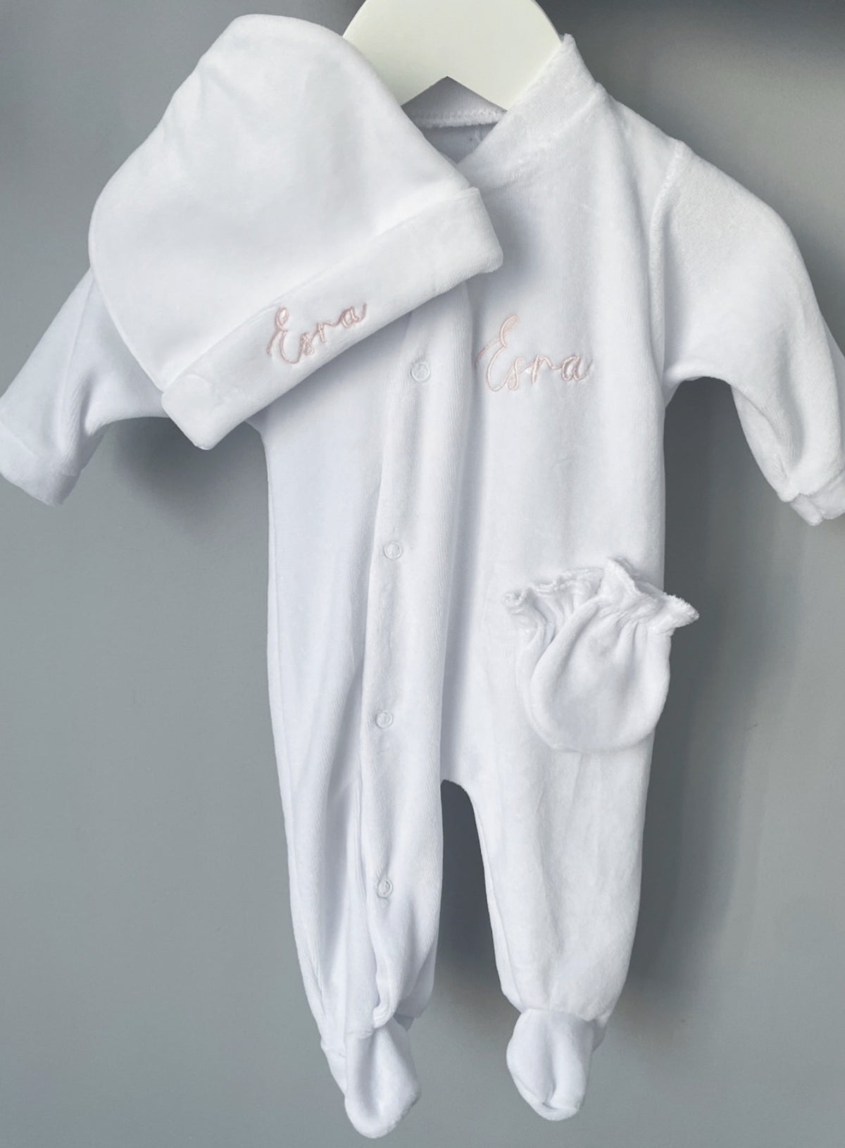 Ensemble naissance velours blanc prénom brodé