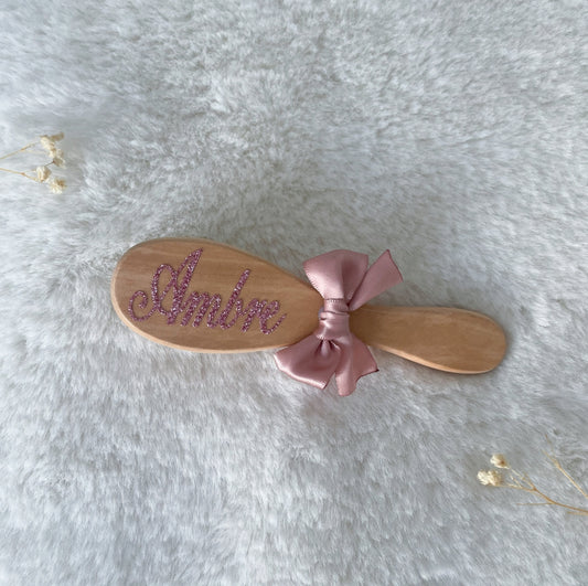 Brosse bébé en bois personnalisée avec prénom & ruban satin