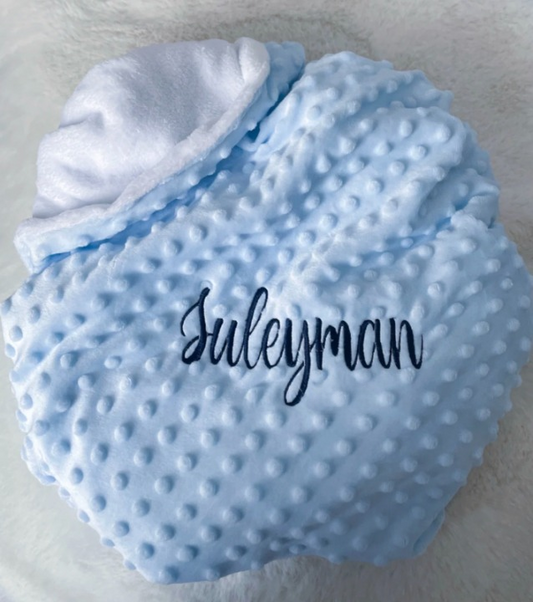 Couverture bébé brodée personnalisée Minky polaire bleu